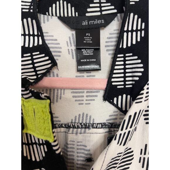 Ali Miles Long Sleeve Top Size SP Black White Neon Green Unique - Picture 4 of 5